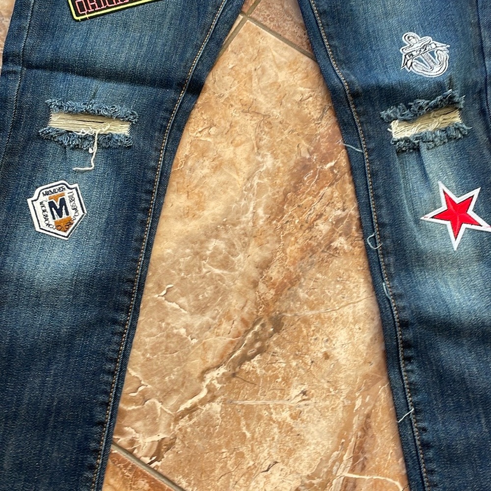 Skinny Jeans with Patches - Picture 3 of 6